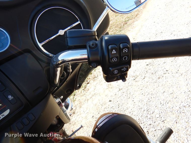 image for item KJ9511 2015 Harley Davidson Tri-Glide Ultra Classic  motorcycle