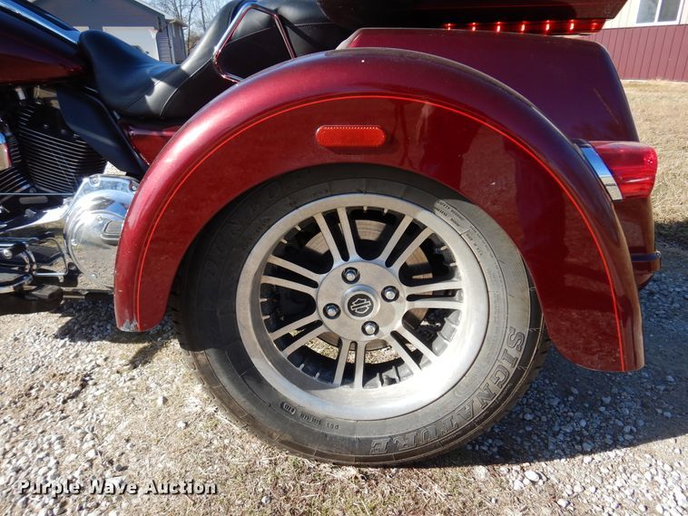 image for item KJ9511 2015 Harley Davidson Tri-Glide Ultra Classic  motorcycle