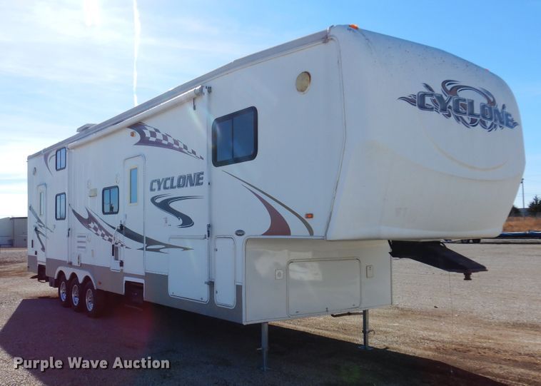image for item KJ9512 2007 Heartland Cyclone  toy hauler camper
