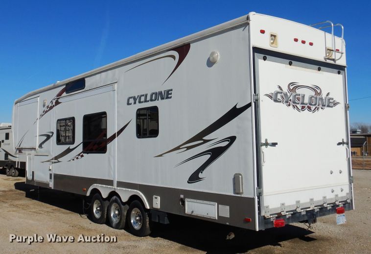 image for item KJ9512 2007 Heartland Cyclone  toy hauler camper