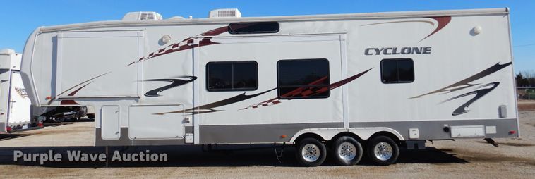 image for item KJ9512 2007 Heartland Cyclone  toy hauler camper