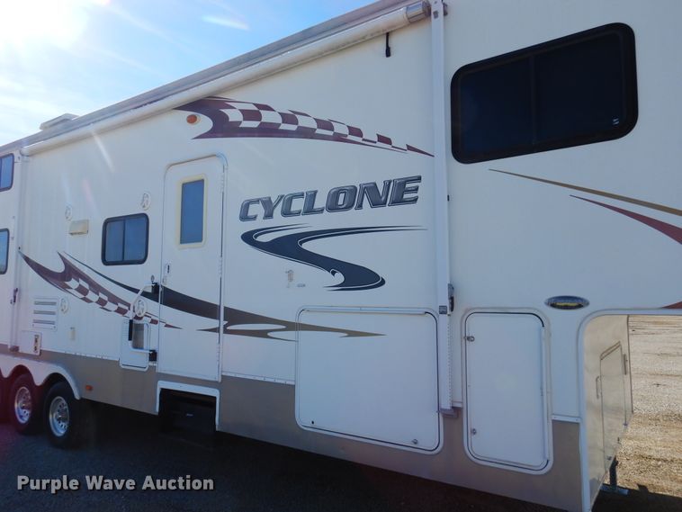 image for item KJ9512 2007 Heartland Cyclone  toy hauler camper