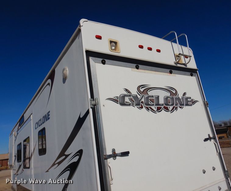 image for item KJ9512 2007 Heartland Cyclone  toy hauler camper