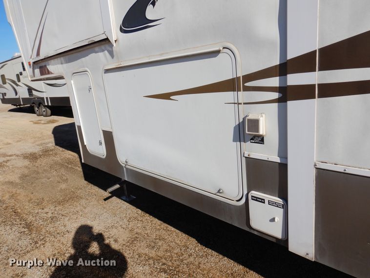 image for item KJ9512 2007 Heartland Cyclone  toy hauler camper