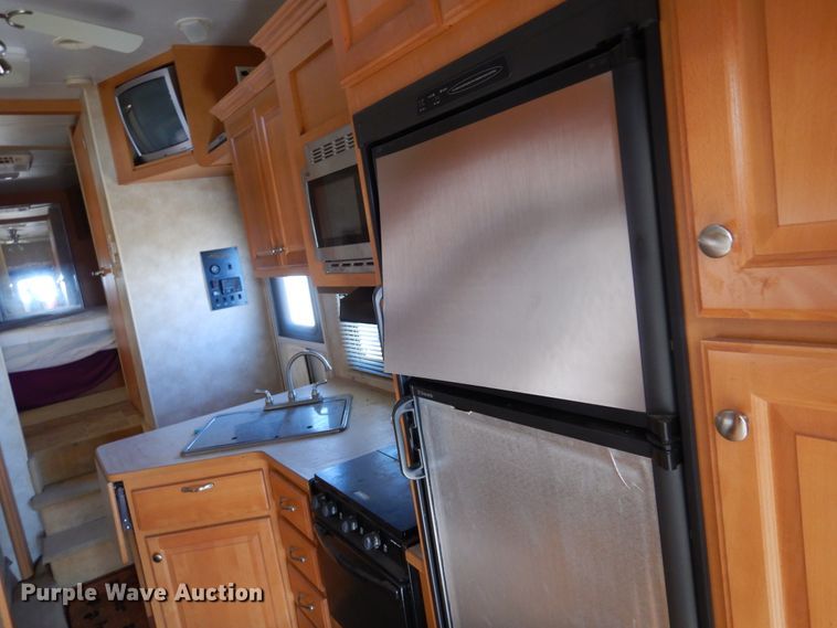 image for item KJ9512 2007 Heartland Cyclone  toy hauler camper