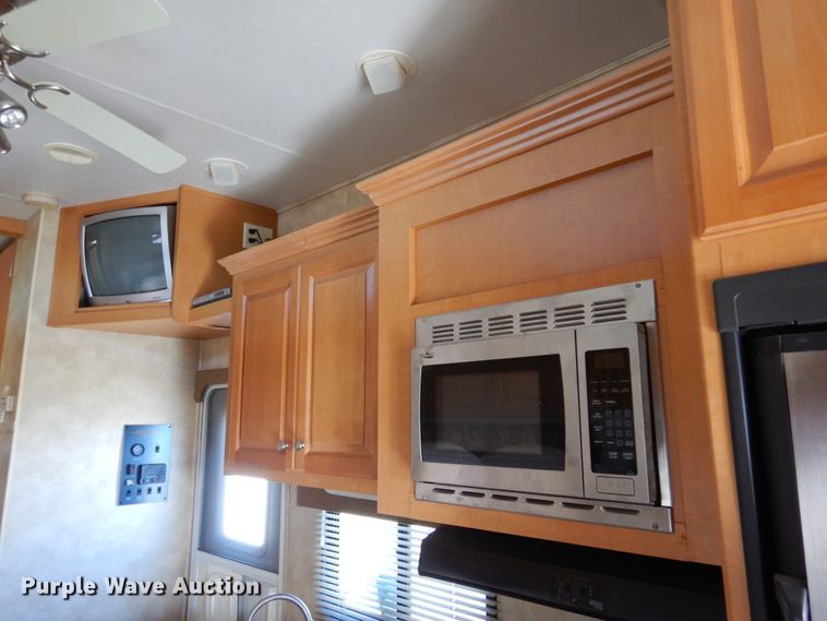 image for item KJ9512 2007 Heartland Cyclone  toy hauler camper