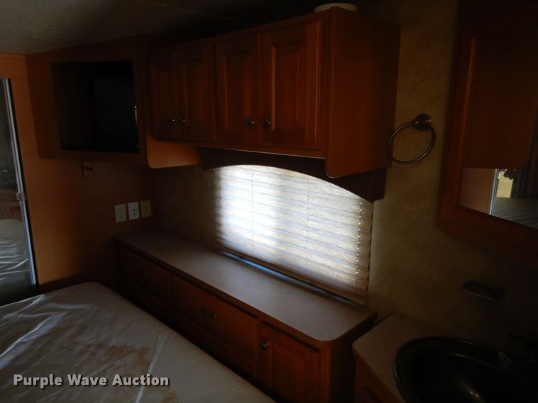 image for item KJ9512 2007 Heartland Cyclone  toy hauler camper