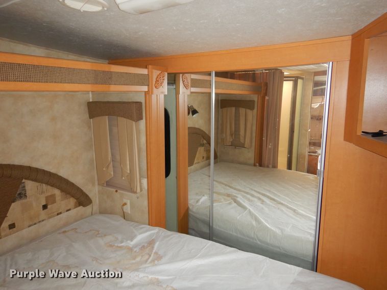 image for item KJ9512 2007 Heartland Cyclone  toy hauler camper