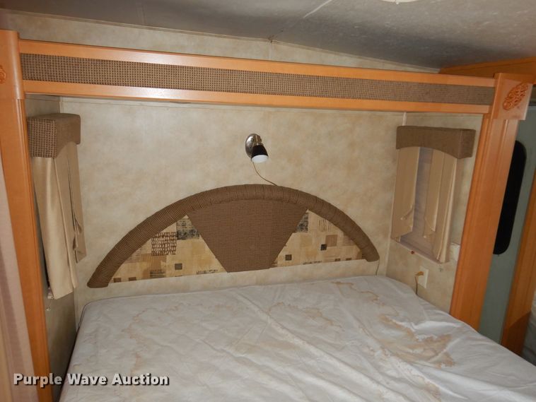 image for item KJ9512 2007 Heartland Cyclone  toy hauler camper