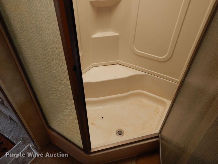 image for item KJ9512 2007 Heartland Cyclone  toy hauler camper