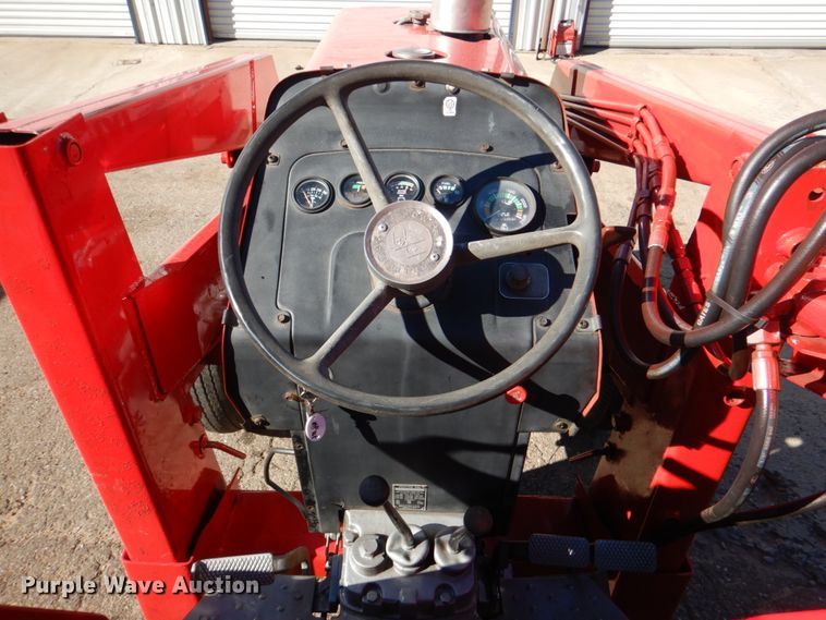 image for item KQ9594 1979 Massey Ferguson 265  tractor