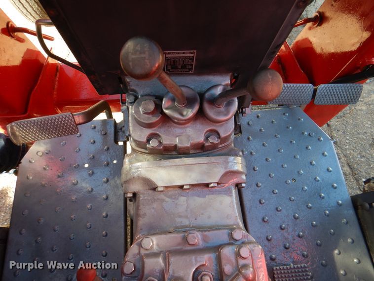 image for item KQ9594 1979 Massey Ferguson 265  tractor