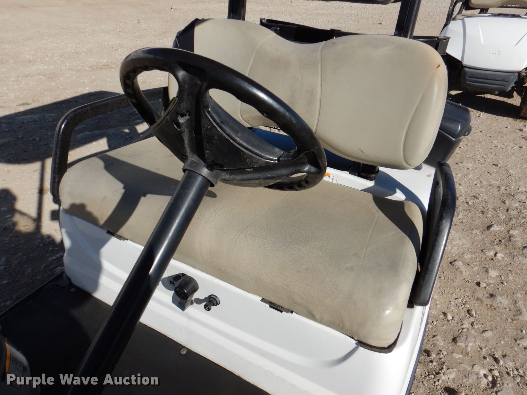 2007 Yamaha YDRA golf cart in Paola, KS Item DN2712 sold Purple Wave