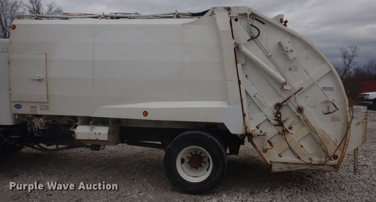 image for item DH8126 2000 Kenworth T300  refuse truck