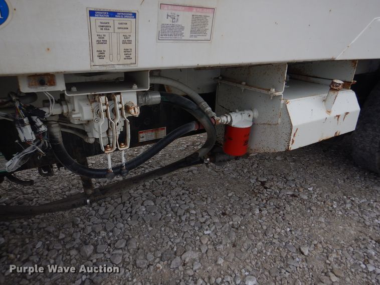 image for item DH8126 2000 Kenworth T300  refuse truck