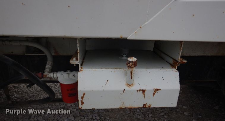 image for item DH8126 2000 Kenworth T300  refuse truck