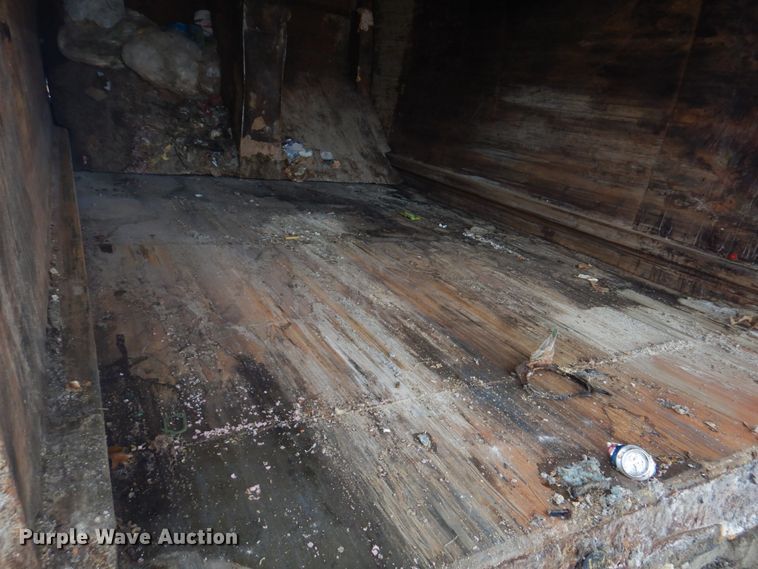 image for item DH8126 2000 Kenworth T300  refuse truck