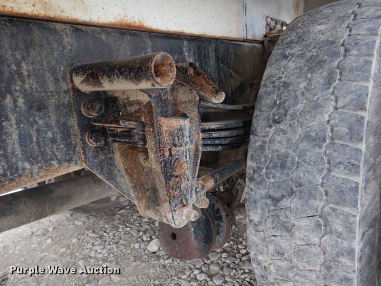 image for item DH8126 2000 Kenworth T300  refuse truck