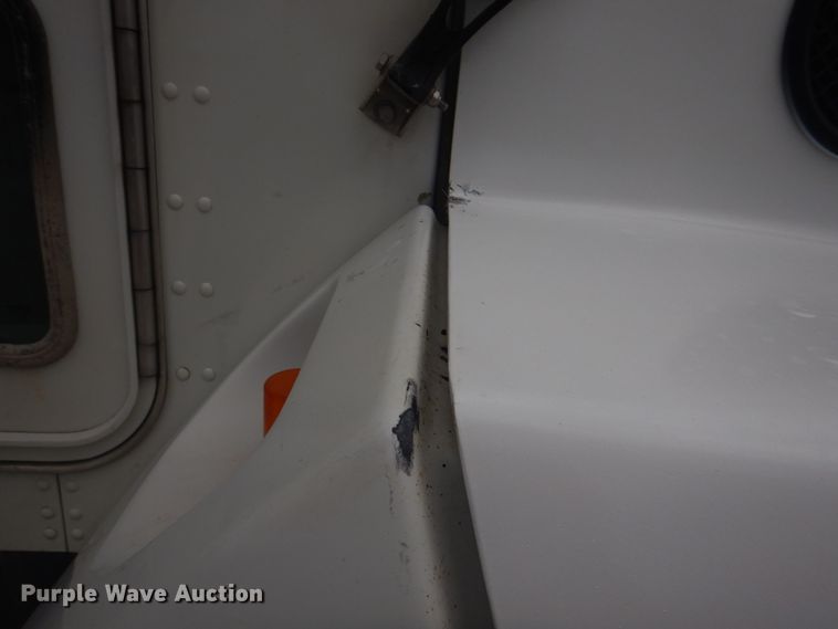 image for item DH8126 2000 Kenworth T300  refuse truck