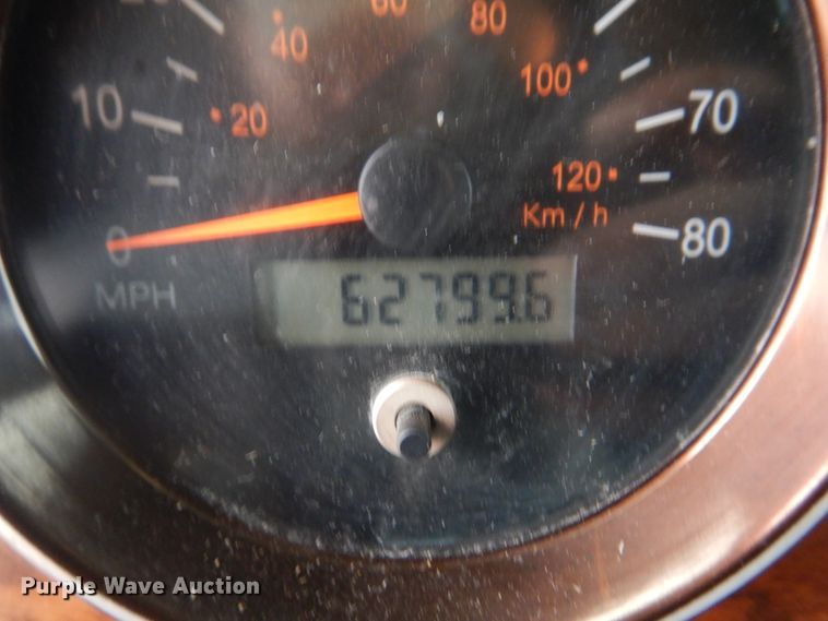 image for item DH8126 2000 Kenworth T300  refuse truck