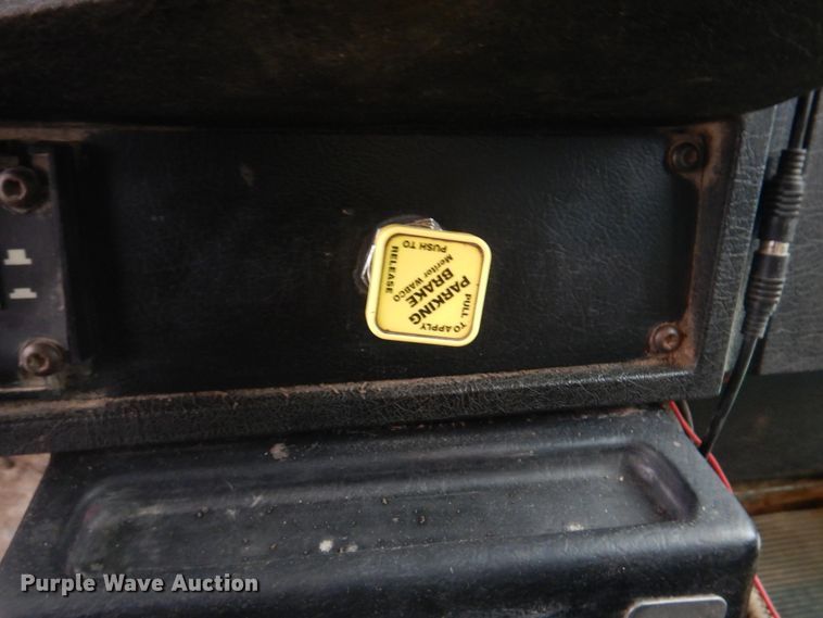 image for item DH8126 2000 Kenworth T300  refuse truck