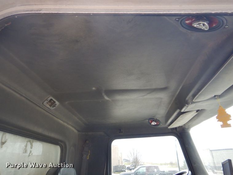 image for item DH8126 2000 Kenworth T300  refuse truck