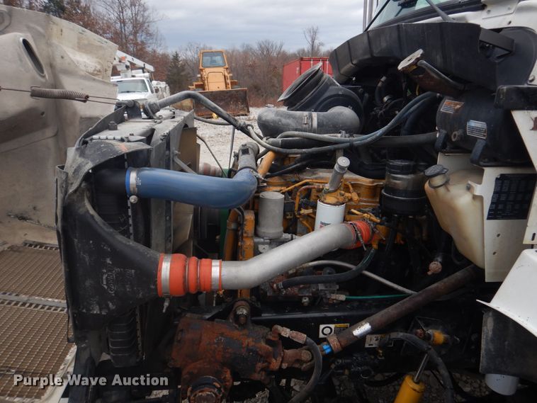 image for item DH8126 2000 Kenworth T300  refuse truck