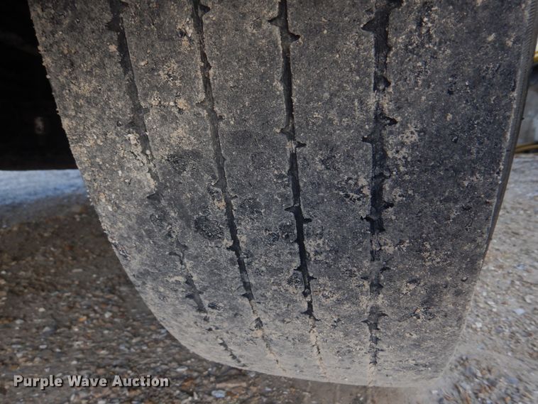 image for item DH8126 2000 Kenworth T300  refuse truck