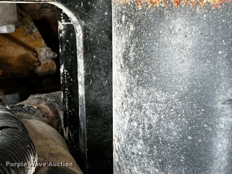 image for item DH8126 2000 Kenworth T300  refuse truck