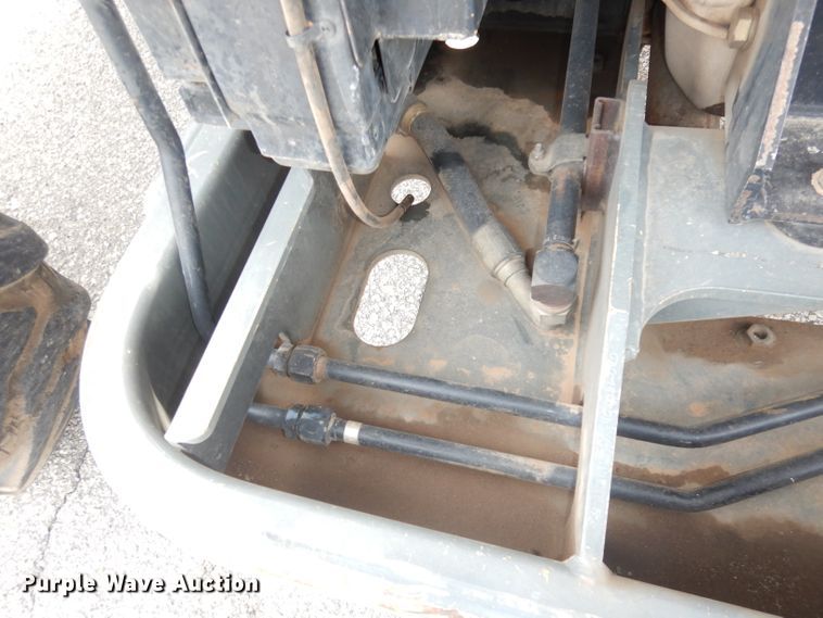 image for item DH8852 2005 JLG G943A  telehandler