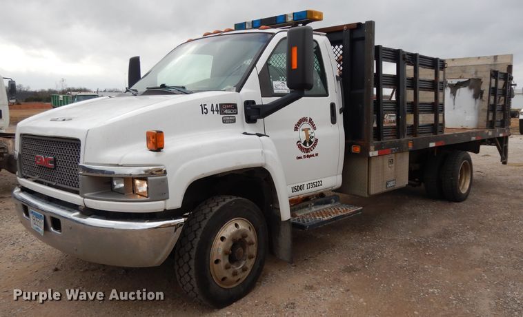 image for item DI8606 2005 GMC C4500  flatbed truck