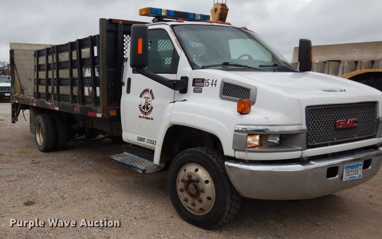 image for item DI8606 2005 GMC C4500  flatbed truck