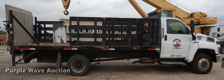 image for item DI8606 2005 GMC C4500  flatbed truck
