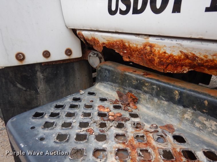 image for item DI8606 2005 GMC C4500  flatbed truck