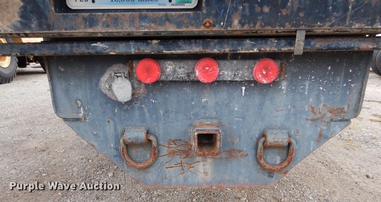 image for item DI8606 2005 GMC C4500  flatbed truck