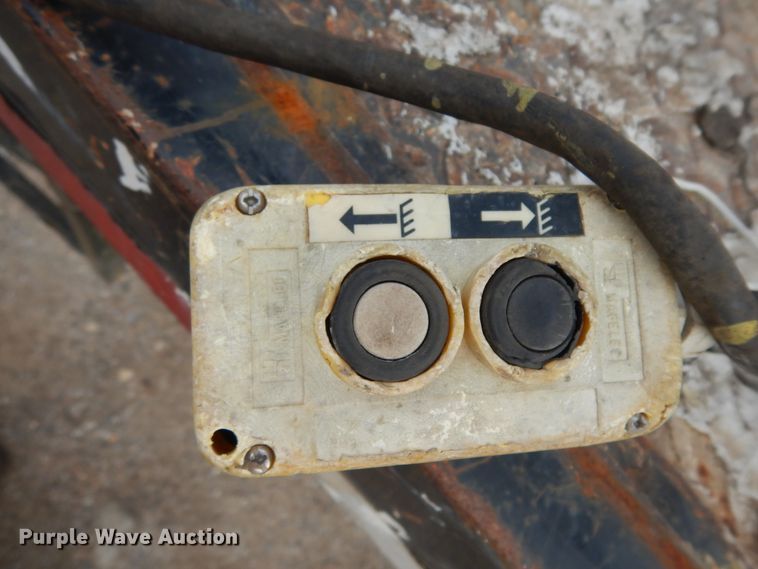 image for item DI8606 2005 GMC C4500  flatbed truck