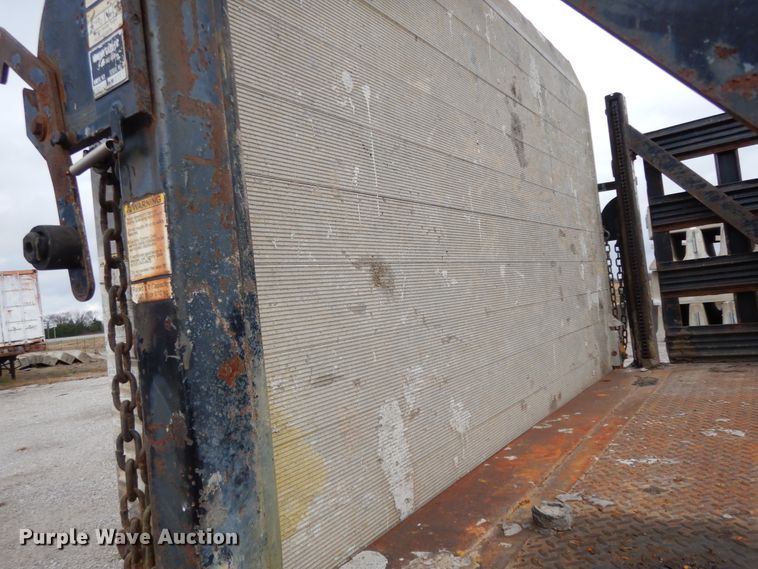 image for item DI8606 2005 GMC C4500  flatbed truck