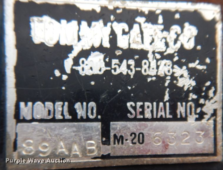 image for item DI8606 2005 GMC C4500  flatbed truck