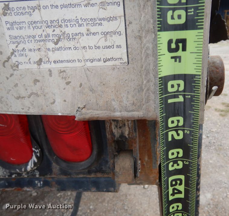 image for item DI8606 2005 GMC C4500  flatbed truck