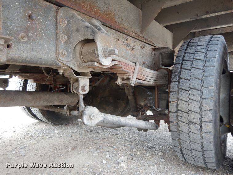 image for item DI8606 2005 GMC C4500  flatbed truck