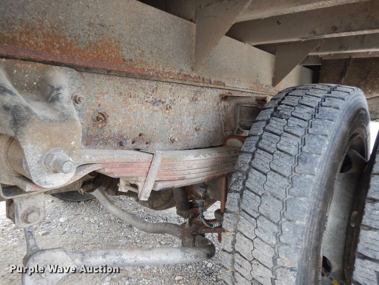 image for item DI8606 2005 GMC C4500  flatbed truck