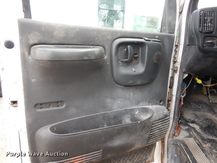 image for item DI8606 2005 GMC C4500  flatbed truck