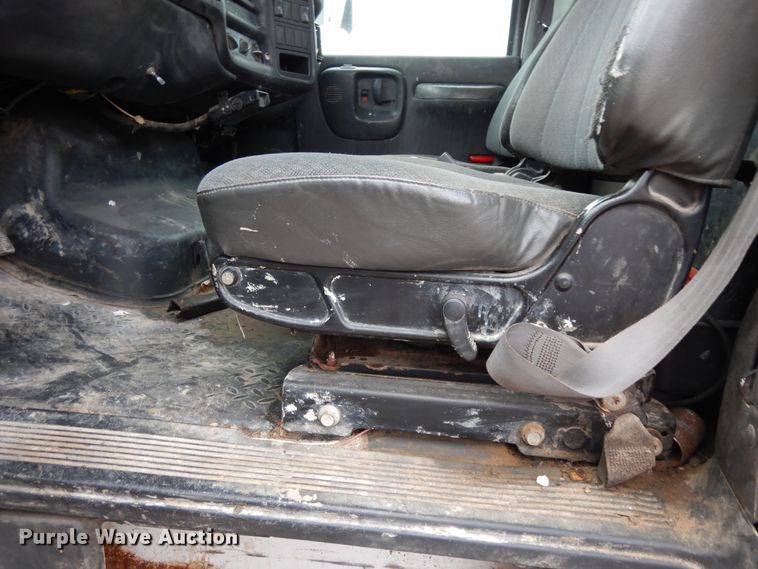 image for item DI8606 2005 GMC C4500  flatbed truck