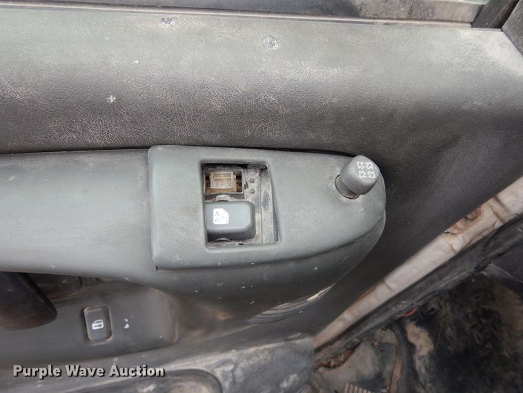 image for item DI8606 2005 GMC C4500  flatbed truck