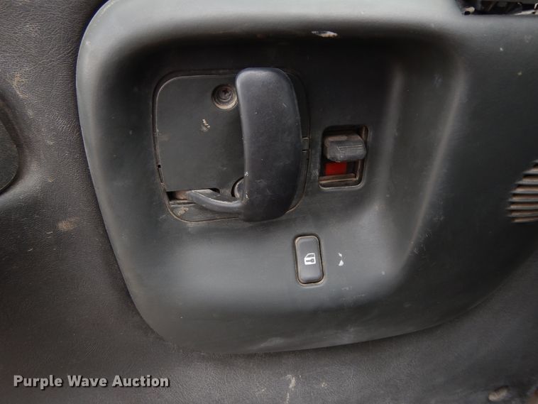 image for item DI8606 2005 GMC C4500  flatbed truck