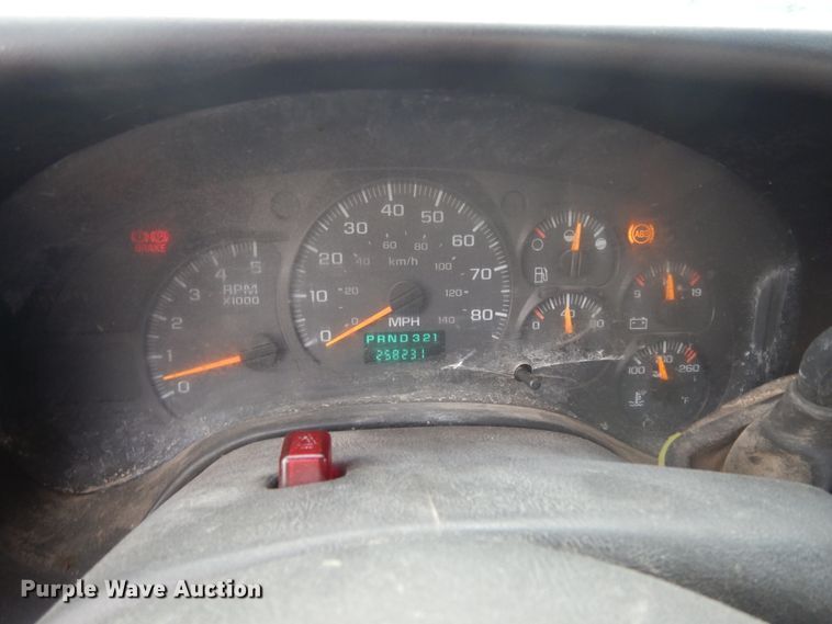 image for item DI8606 2005 GMC C4500  flatbed truck