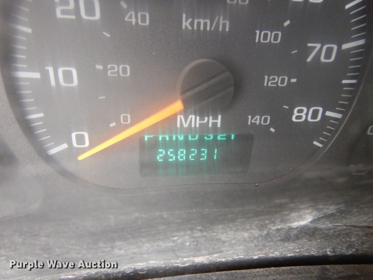 image for item DI8606 2005 GMC C4500  flatbed truck