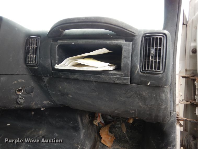 image for item DI8606 2005 GMC C4500  flatbed truck