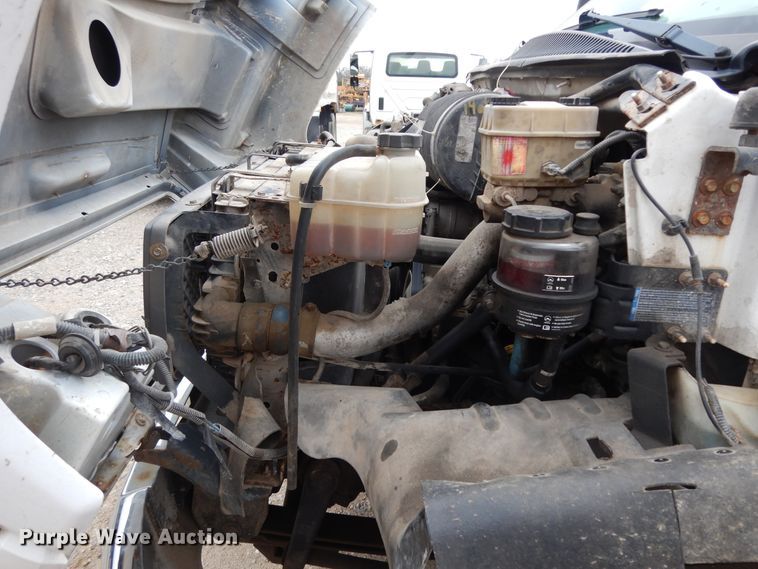 image for item DI8606 2005 GMC C4500  flatbed truck