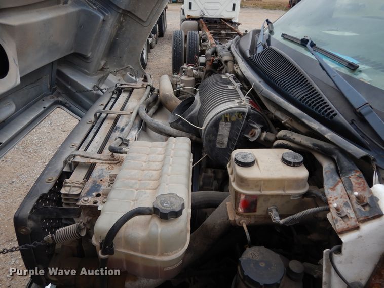 image for item DI8606 2005 GMC C4500  flatbed truck